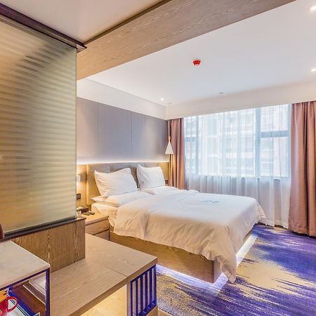 Lifu Hotel Wankel Jiang Tai Road Metro Station Branch Kanton Exteriér fotografie