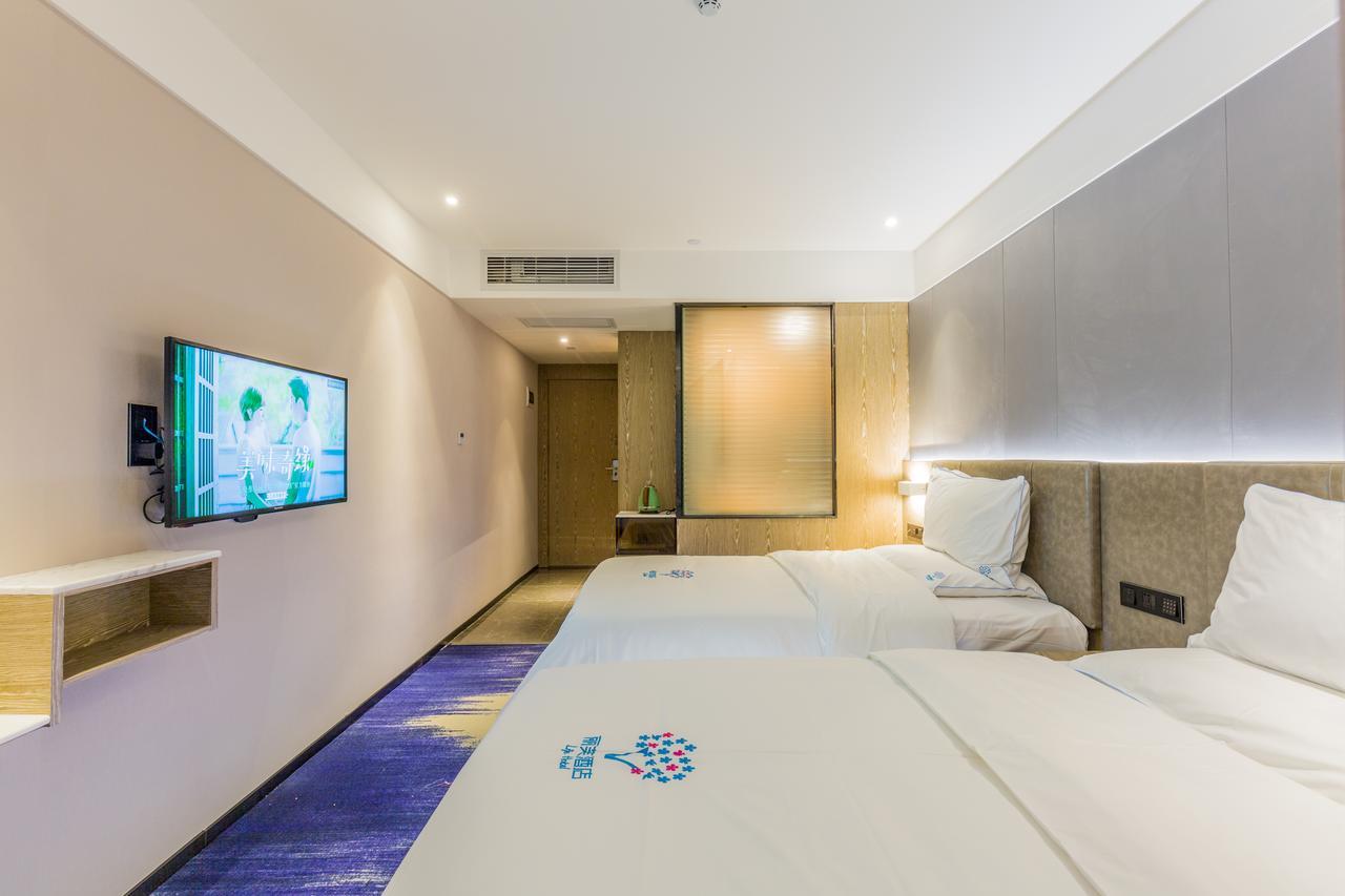 Lifu Hotel Wankel Jiang Tai Road Metro Station Branch Kanton Exteriér fotografie