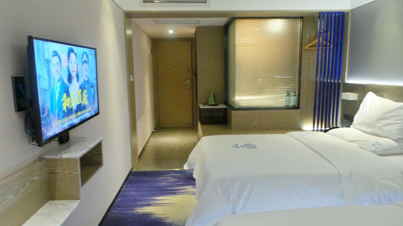 Lifu Hotel Wankel Jiang Tai Road Metro Station Branch Kanton Exteriér fotografie