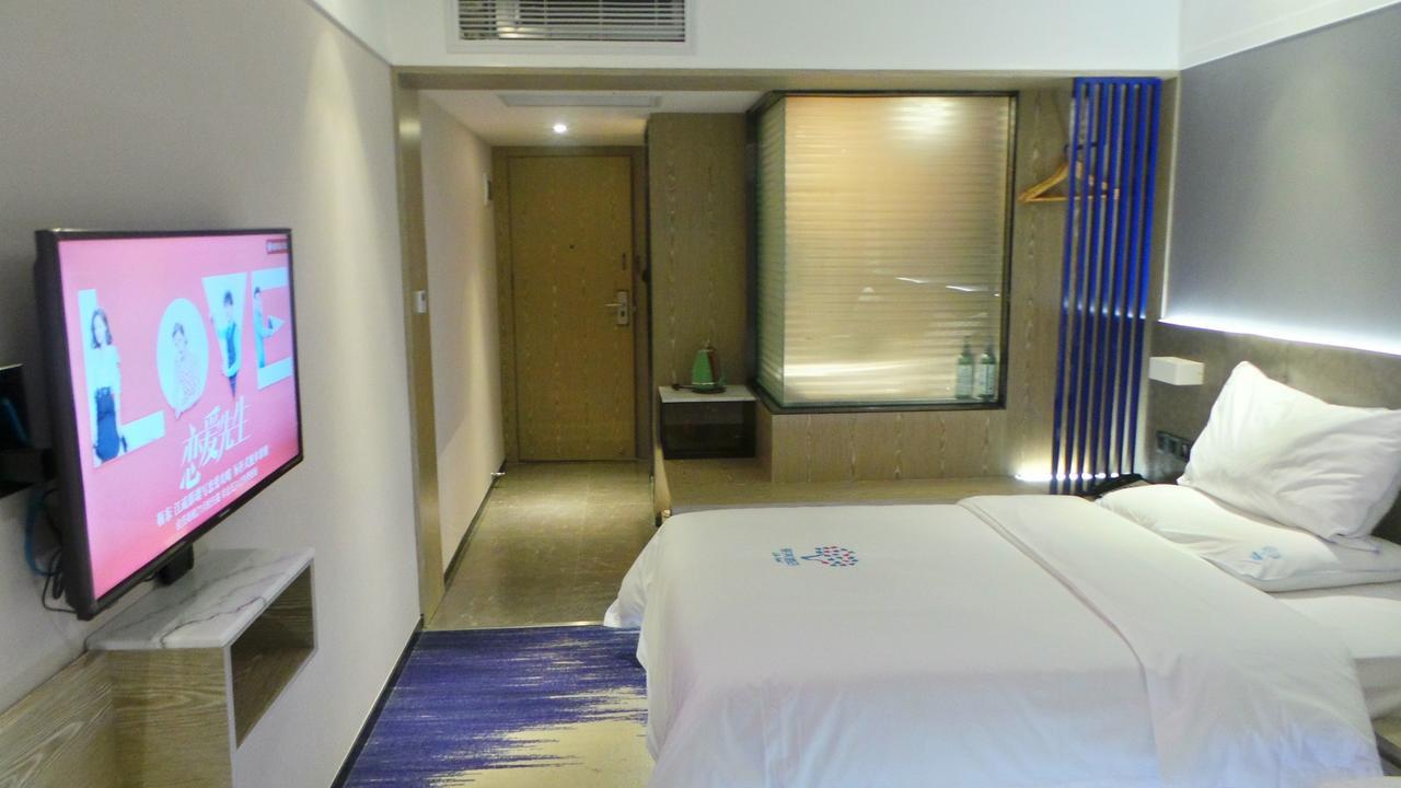 Lifu Hotel Wankel Jiang Tai Road Metro Station Branch Kanton Exteriér fotografie