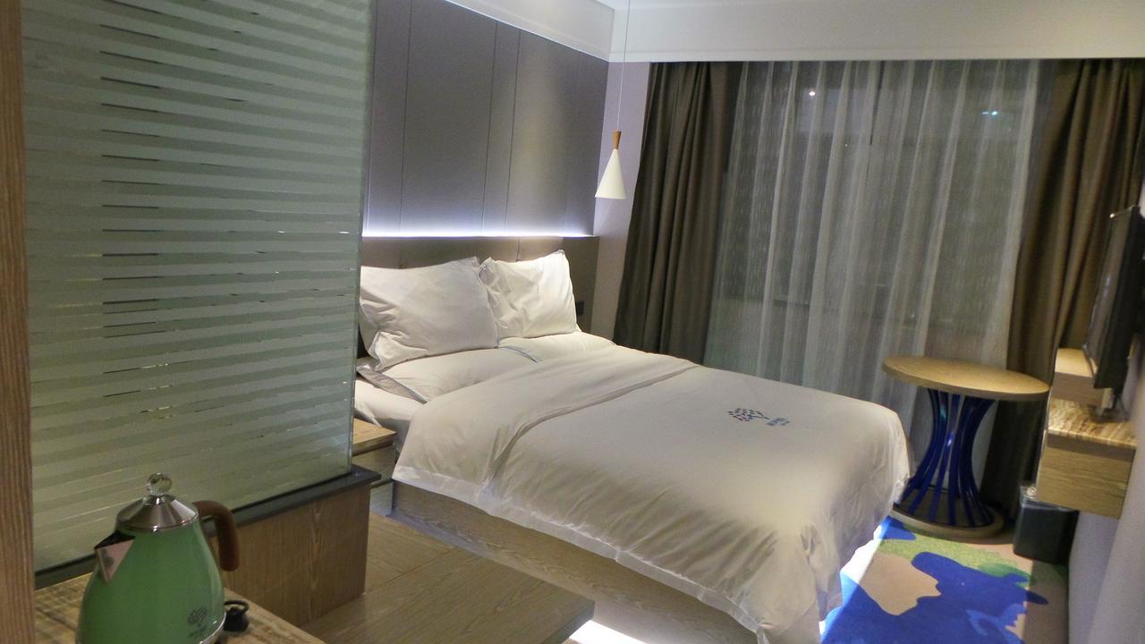 Lifu Hotel Wankel Jiang Tai Road Metro Station Branch Kanton Exteriér fotografie