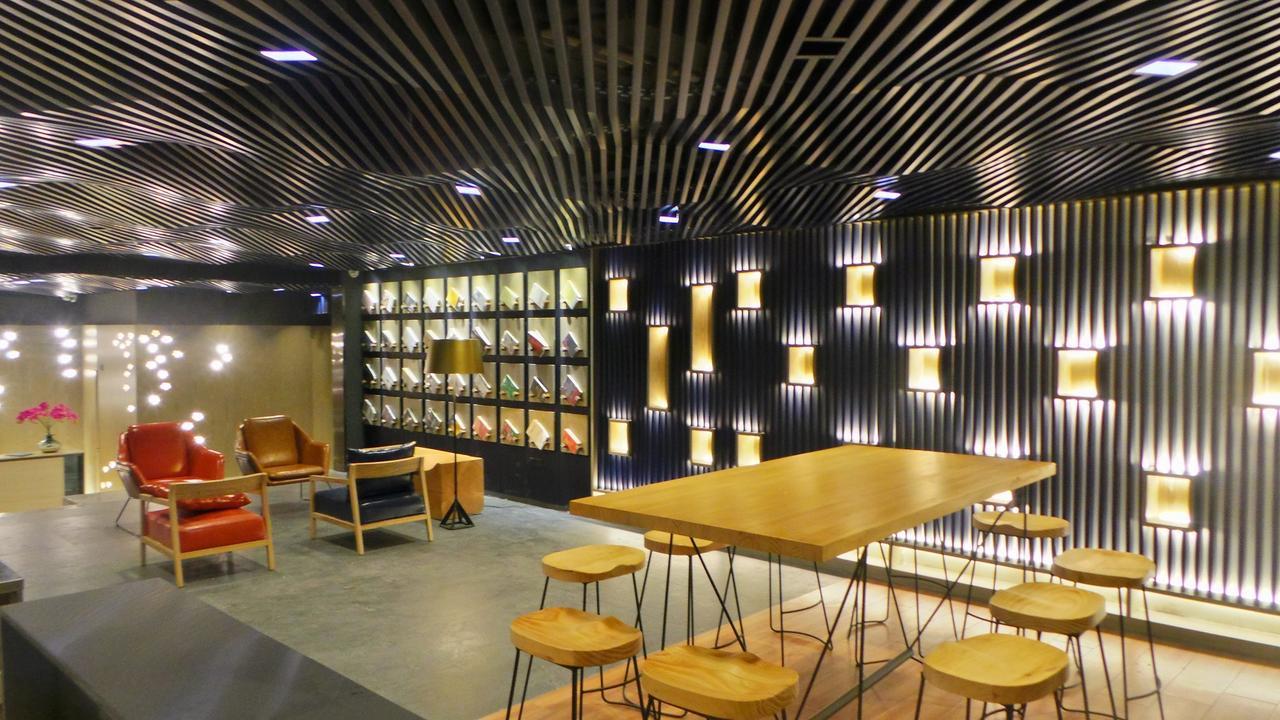 Lifu Hotel Wankel Jiang Tai Road Metro Station Branch Kanton Exteriér fotografie